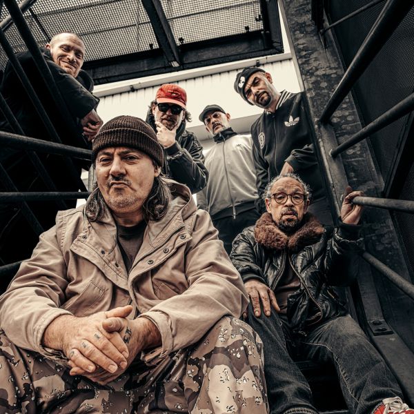 SVINKELS, FAMILY & FRIENDS + guest